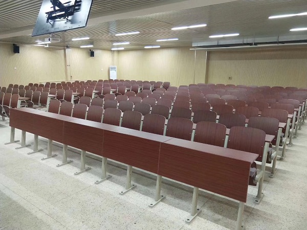 為什么大學(xué)階梯教室多使用連排椅？